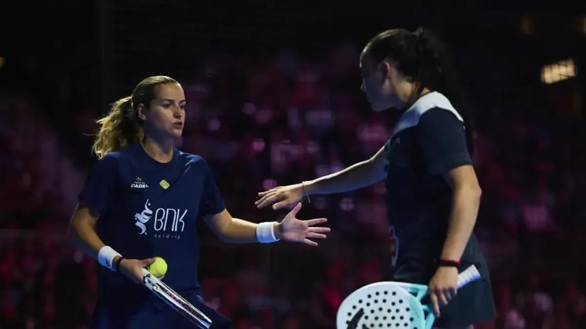Ari Sánchez y Andrea Ustero avanzan a la final en Rotterdam tras vencer a las número 1