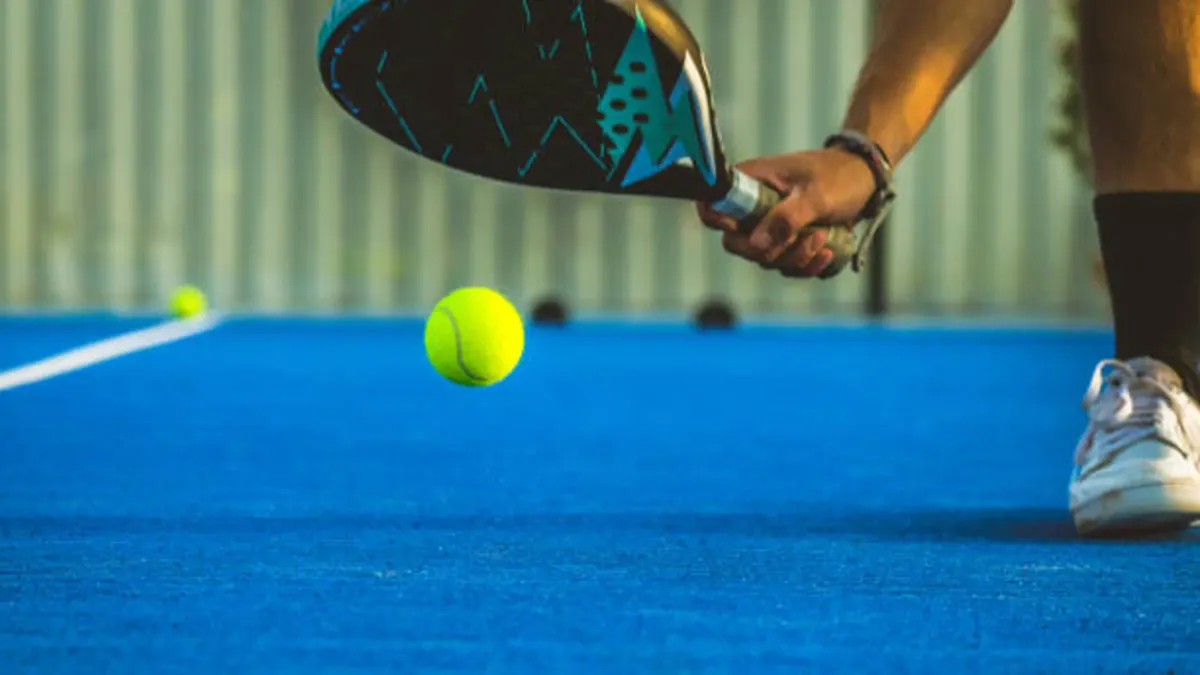 Un jugador británico analiza el pádel en Madrid: comparaciones y experiencias